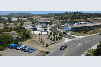 2094 Thibodo Ct, Vista, CA 92081 - Photo 5