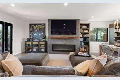 8675 Glenwick Lane, La Jolla, CA 92037 - Photo 15