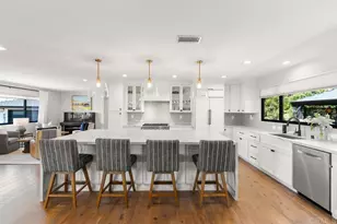 8675 Glenwick Ln, La Jolla, CA 92037 - Photo 9