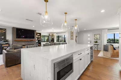 8675 Glenwick Lane, La Jolla, CA 92037 - Photo 11