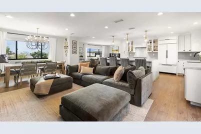 8675 Glenwick Lane, La Jolla, CA 92037 - Photo 17