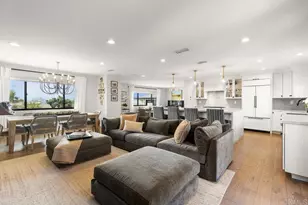 8675 Glenwick Ln, La Jolla, CA 92037 - Photo 17