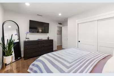 8675 Glenwick Lane, La Jolla, CA 92037 - Photo 25