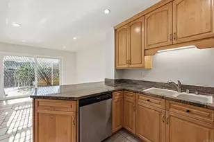 819 Daphne Ct, Carlsbad, CA 92011 - Photo 13