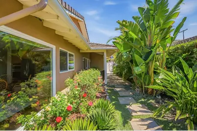 5958 Sagebrush Road, La Jolla, CA 92037 - Photo 11