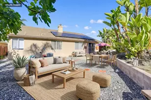 868 Panella Ct, Oceanside, CA 92057 - Photo 9