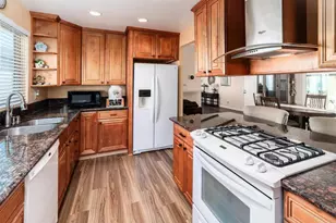 5229 Harvest Ct, Oceanside, CA 92057 - Photo 9