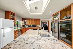 3056 Overhill Dr, Vista, CA 92084 - Photo 13