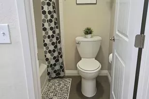910 N Pacific St, Oceanside, CA 92054 - Photo 17