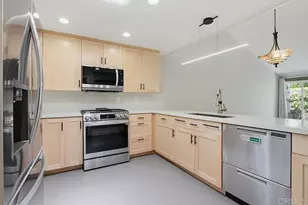 2201 Plaza De Las Flores, Carlsbad, CA 92009 - Photo 5