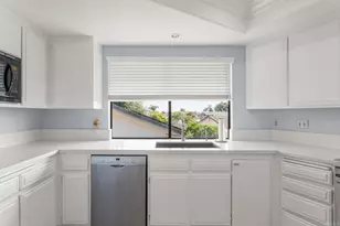 7619 Cortina, Carlsbad, CA 92009 - Photo 13
