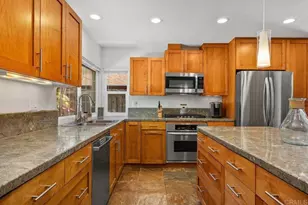 7102 Primrose Way, Carlsbad, CA 92011 - Photo 13
