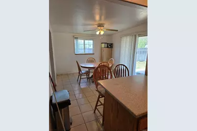 6564 Lynwood Way, Highland, CA 92346 - Photo 17