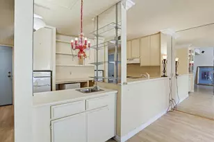 10350 Caminito Cuervo, San Diego, CA 92108 - Photo 9