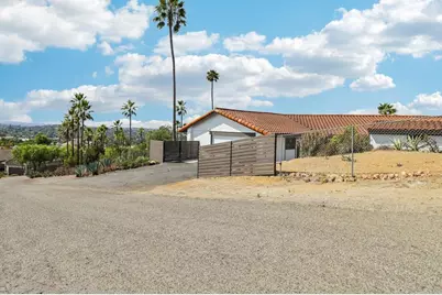2068 Camino Culebra, Vista, CA 92084 - Photo 3