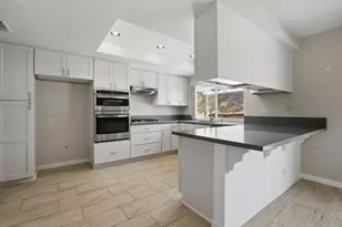 4030 Syme Dr, Carlsbad, CA 92008 - Photo 9