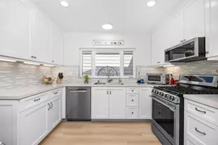 907 Wentworth Cir, Vista, CA 92081 - Photo 11