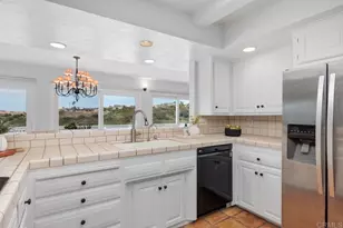 5942 Sagebrush Rd, La Jolla, CA 92037 - Photo 9