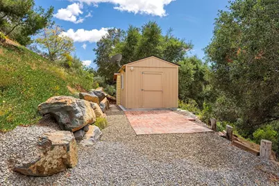 2557 Live Oak Park Rd, Fallbrook, CA 92028 - Photo 43