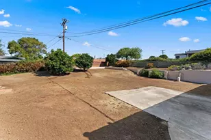 635 Pine Tree Ln, Vista, CA 92081 - Photo 25