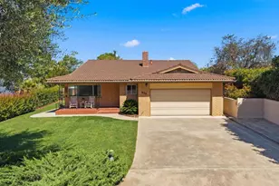635 Pine Tree Ln, Vista, CA 92081 - Photo 3