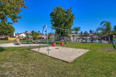 187 Paseo Marguerita, Vista, CA 92084 - Photo 35