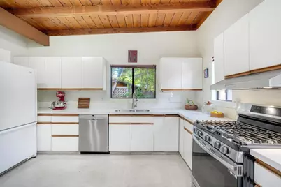 1974 Manchester Avenue, Cardiff by the Sea, CA 92007 - Photo 9