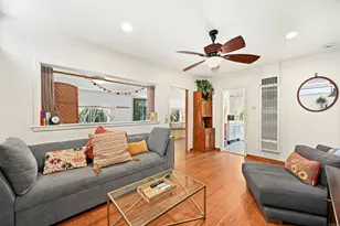 748 N Coast Hwy 101, Encinitas, CA 92024 - Photo 17