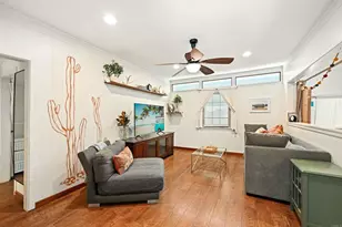 748 N Coast Hwy 101, Encinitas, CA 92024 - Photo 15