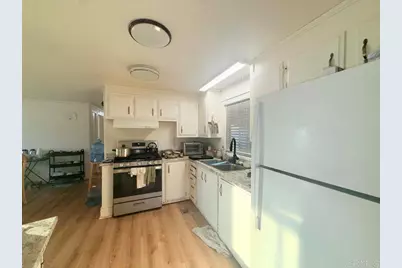 400 N Melrose Dr #22, Vista, CA 92083 - Photo 5