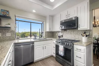 532 Jobe Hill Drive, Vista, CA 92081 - Photo 11