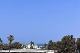 2563 State St, Carlsbad, CA 92008 - Photo 3