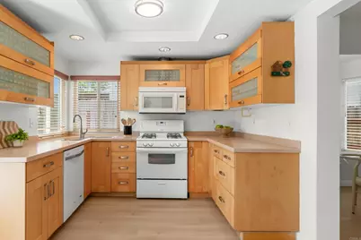 1813 Avenida Segovia, Oceanside, CA 92056 - Photo 13