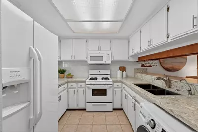 680 Grand Avenue #204, Long Beach, CA 90814 - Photo 11