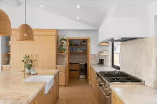 3170 Falcon Dr, Carlsbad, CA 92008 - Photo 3