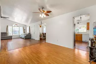 200 S Emerald Dr, Vista, CA 92081 - Photo 9