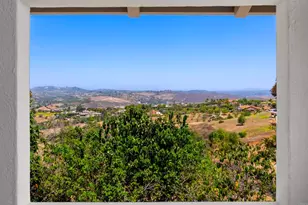 1140 Evergreen Ln, Vista, CA 92084 - Photo 29