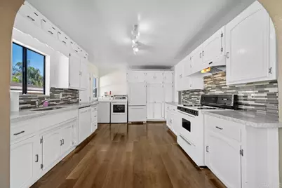 110 S Hanford Street, San Pedro, CA 90732 - Photo 27