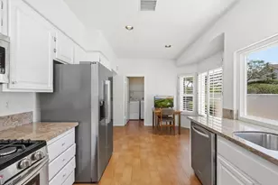 4950 Lerkas Way, Oceanside, CA 92056 - Photo 5