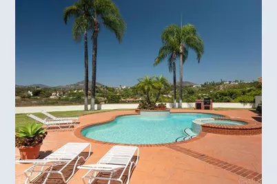 18246 Via Ascenso, Rancho Santa Fe, CA 92091 - Photo 47