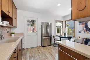 258 Barbara Ave, Solana Beach, CA 92075 - Photo 9