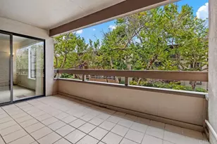 8870 Villa La Jolla Dr, La Jolla, CA 92037 - Photo 13