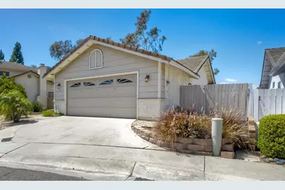 1394 Longfellow Rd, Vista, CA 92081 - Photo 3