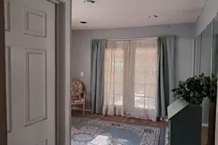 22101 Dumetz Rd, Woodland Hills, CA 91364 - Photo 9