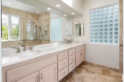 9618 Claiborne Square, La Jolla, CA 92037 - Photo 31