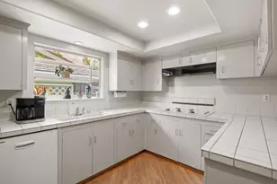 2646 Larchmont Ave, Santa Ana, CA 92705 - Photo 11
