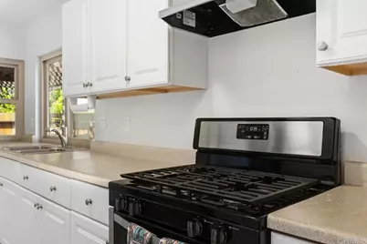757 Nob Circle, Vista, CA 92084 - Photo 15