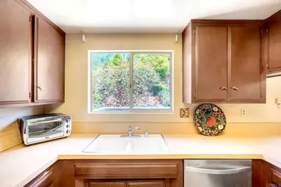 2302 Greenbrier Drive, Oceanside, CA 92054 - Photo 13