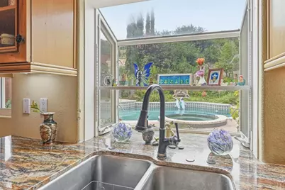 3679 Cameo Dr, Oceanside, CA 92056 - Photo 21