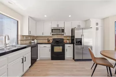 2090 Avenida De Aquacate, Escondido, CA 92029 - Photo 13